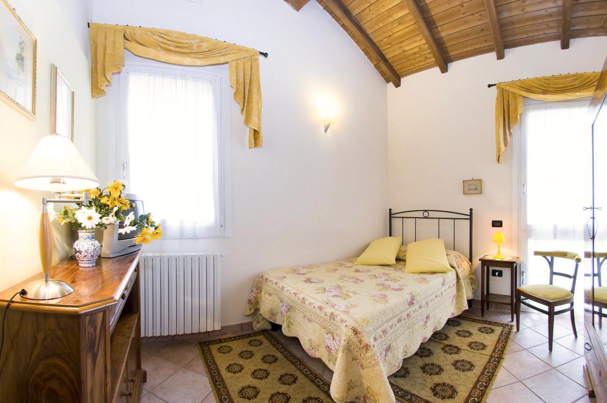 Agriturismo Alla Casella Ferrara Exterior photo